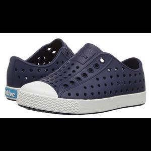 Navy native Jefferson shoes toddler size 5